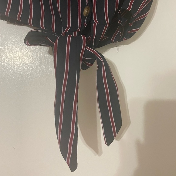 Moon Orchid Navy blue and red striped tie up crop top size Small - Picture 5 of 7